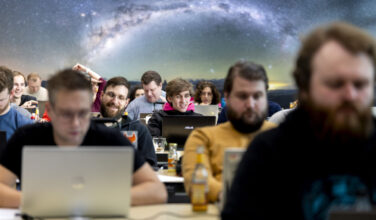 Een zaal vol ethisch hackers bij HALON 2025